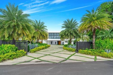 19 Gatehouse Road Sea Ranch Lakes FL 33308