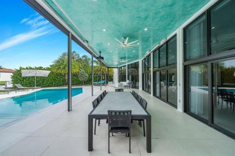 19 Gatehouse Road Sea Ranch Lakes FL 33308