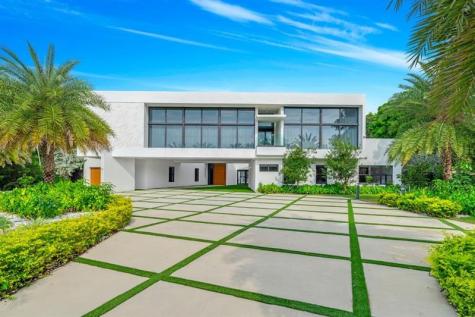 19 Gatehouse Road Sea Ranch Lakes FL 33308