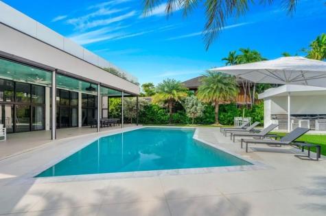 19 Gatehouse Road Sea Ranch Lakes FL 33308