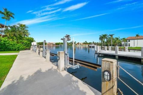 19 Gatehouse Road Sea Ranch Lakes FL 33308