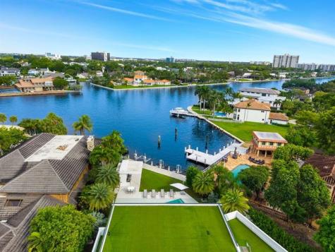 19 Gatehouse Road Sea Ranch Lakes FL 33308