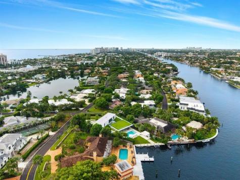 19 Gatehouse Road Sea Ranch Lakes FL 33308