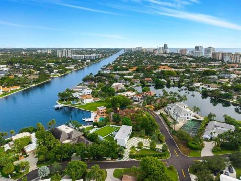 19 Gatehouse Road Sea Ranch Lakes FL 33308