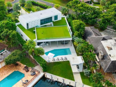 19 Gatehouse Road Sea Ranch Lakes FL 33308