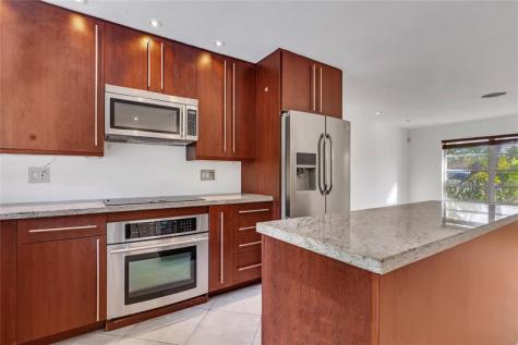 2031 NW 39th Court Oakland Park FL 33309