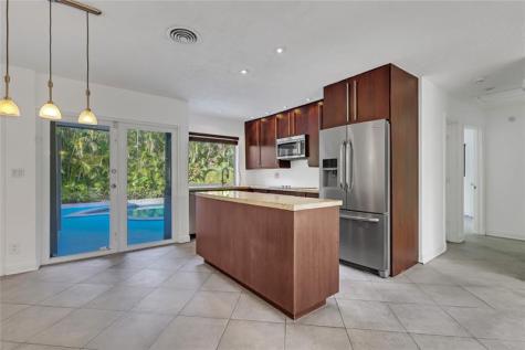 2031 NW 39th Court Oakland Park FL 33309
