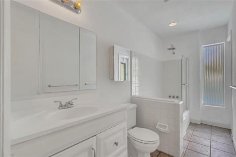2031 NW 39th Court Oakland Park FL 33309