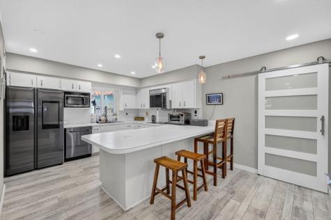1570 NE 30th Place Oakland Park FL 33334