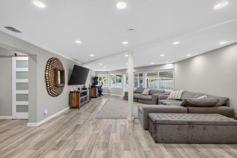 1570 NE 30th Place Oakland Park FL 33334