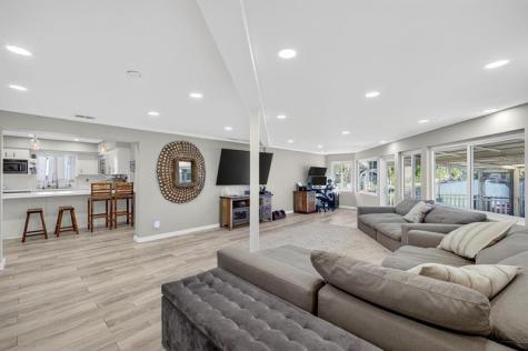 1570 NE 30th Place Oakland Park FL 33334