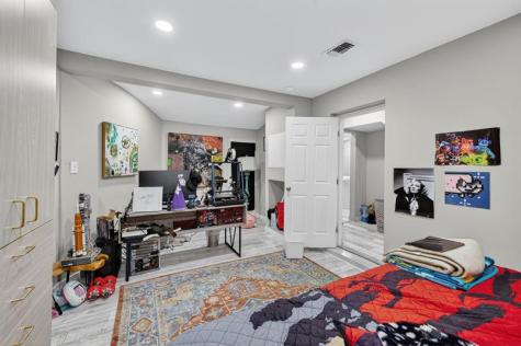 1570 NE 30th Place Oakland Park FL 33334