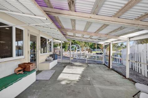 1570 NE 30th Place Oakland Park FL 33334