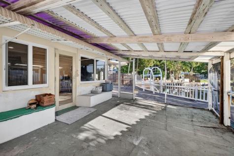 1570 NE 30th Place Oakland Park FL 33334