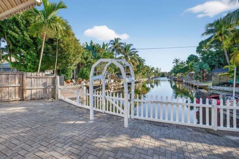 1570 NE 30th Place Oakland Park FL 33334