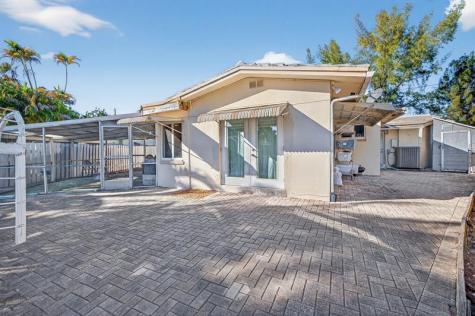 1570 NE 30th Place Oakland Park FL 33334