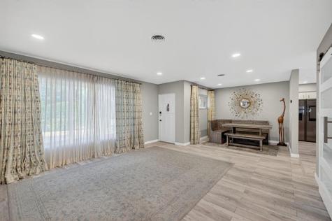1570 NE 30th Place Oakland Park FL 33334