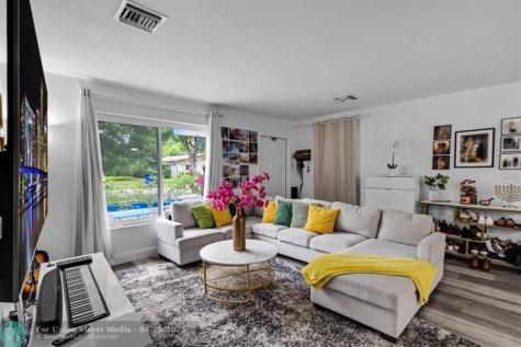 315 S 57th Avenue Hollywood FL 33023