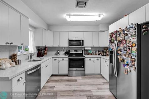 315 S 57th Avenue Hollywood FL 33023