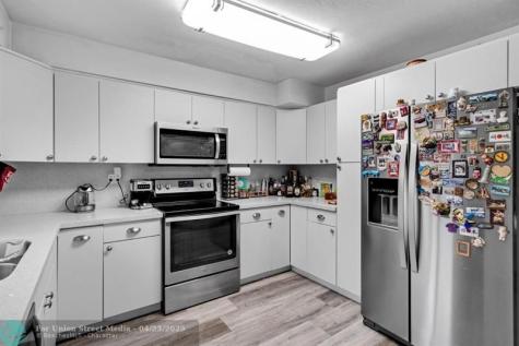 315 S 57th Avenue Hollywood FL 33023