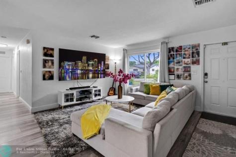 315 S 57th Avenue Hollywood FL 33023