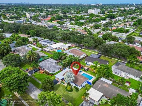 315 S 57th Avenue Hollywood FL 33023