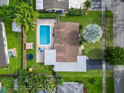 315 S 57th Avenue Hollywood FL 33023