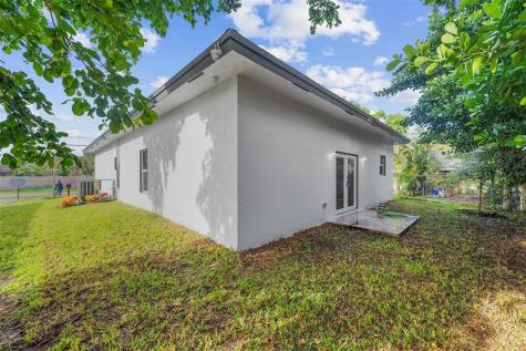 2407 NW 8 Street Fort Lauderdale FL 33311