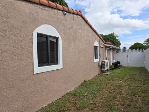 2420 N 59th Terrace Hollywood FL 33021