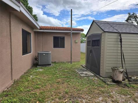 2420 N 59th Terrace Hollywood FL 33021