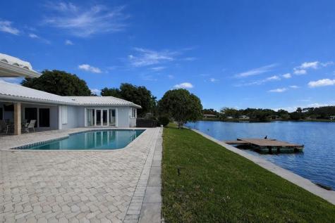 7130 SW 9th Street Plantation FL 33317