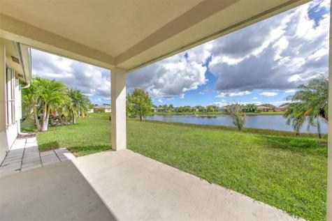 9713 SW Eastbrook Circle Port St Lucie FL 34987