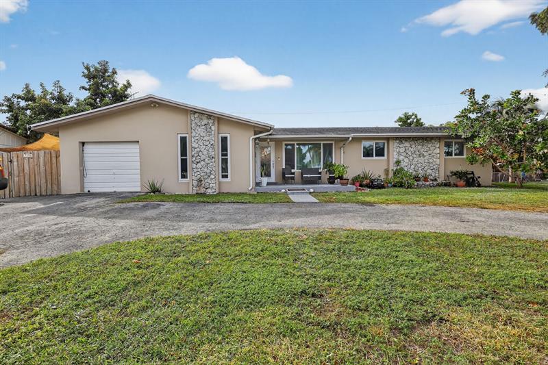 1910 SW 98th Terrace Miramar FL 33025