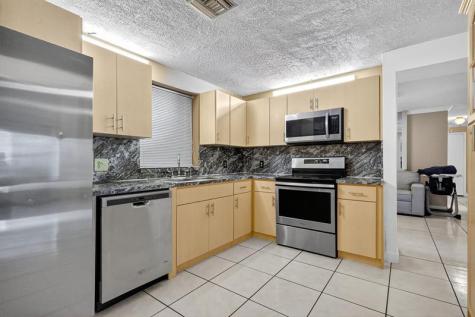 1910 SW 98th Terrace Miramar FL 33025