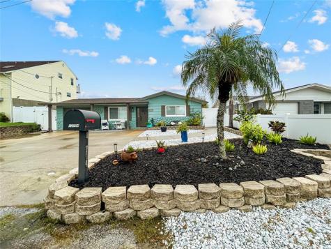 13704 Maria Hudson FL 34667
