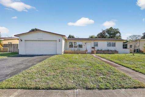 121 NW 77th Way Pembroke Pines FL 33024