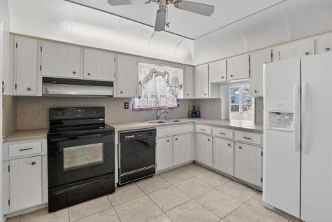 121 NW 77th Way Pembroke Pines FL 33024