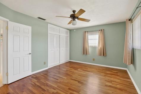121 NW 77th Way Pembroke Pines FL 33024