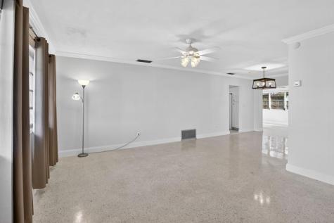 121 NW 77th Way Pembroke Pines FL 33024