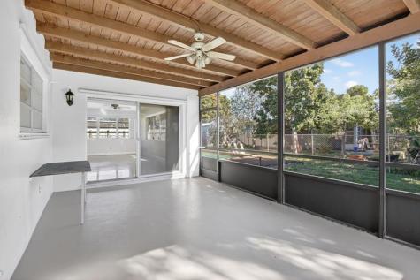 121 NW 77th Way Pembroke Pines FL 33024