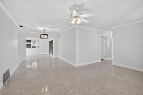 121 NW 77th Way Pembroke Pines FL 33024