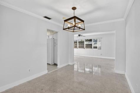 121 NW 77th Way Pembroke Pines FL 33024