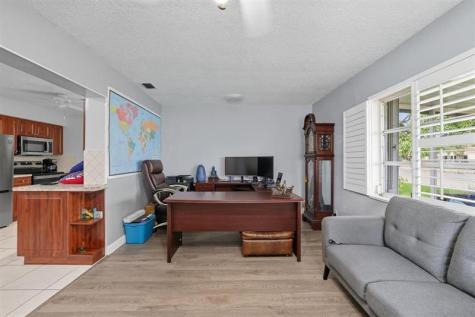 9407 NW 70th Place Tamarac FL 33321