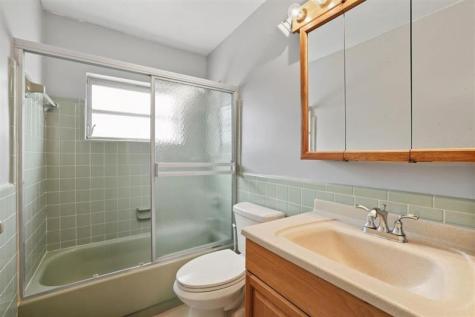 9407 NW 70th Place Tamarac FL 33321