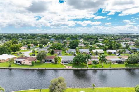 9407 NW 70th Place Tamarac FL 33321