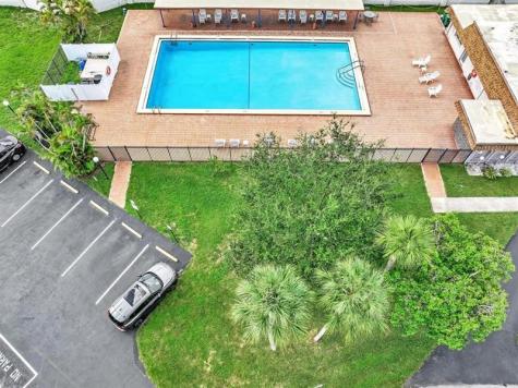 9407 NW 70th Place Tamarac FL 33321