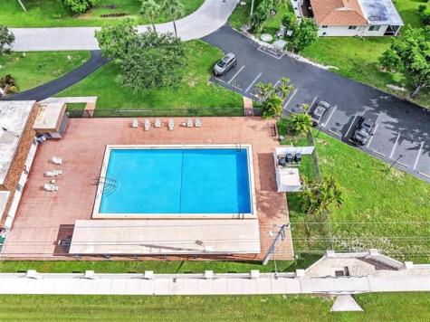 9407 NW 70th Place Tamarac FL 33321