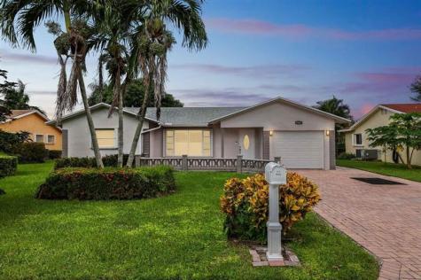 9407 NW 70th Place Tamarac FL 33321