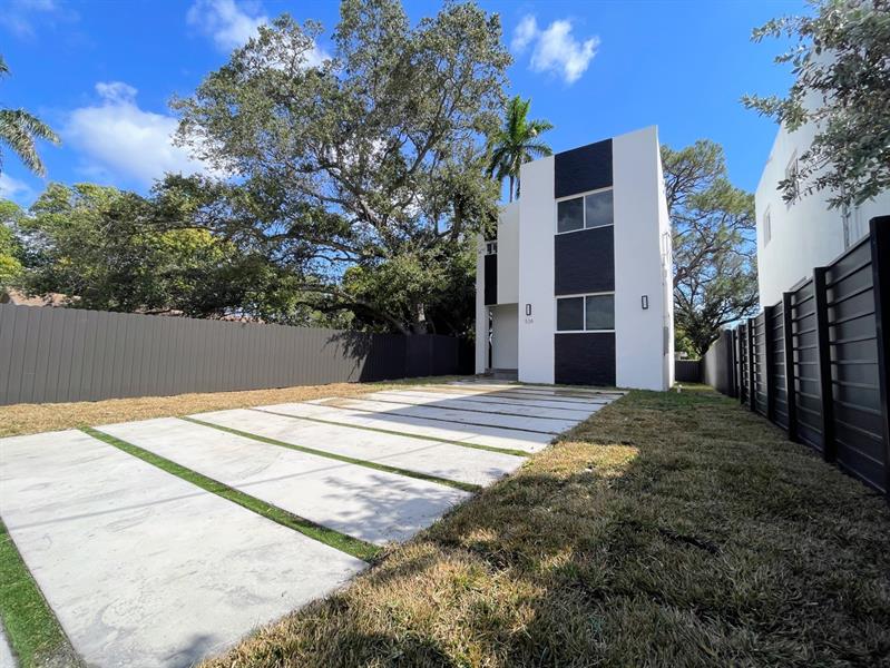 536 NW 13th Avenue Fort Lauderdale FL 33311