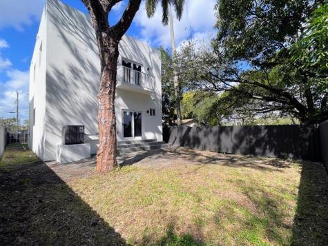 536 NW 13th Avenue Fort Lauderdale FL 33311